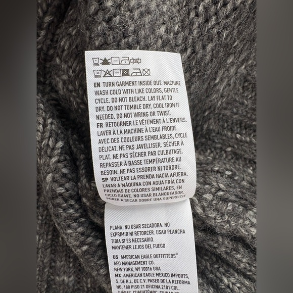 NWT - AE Whoa So Soft Cable Knit Sweater. Size Small. - Picture 8 of 9